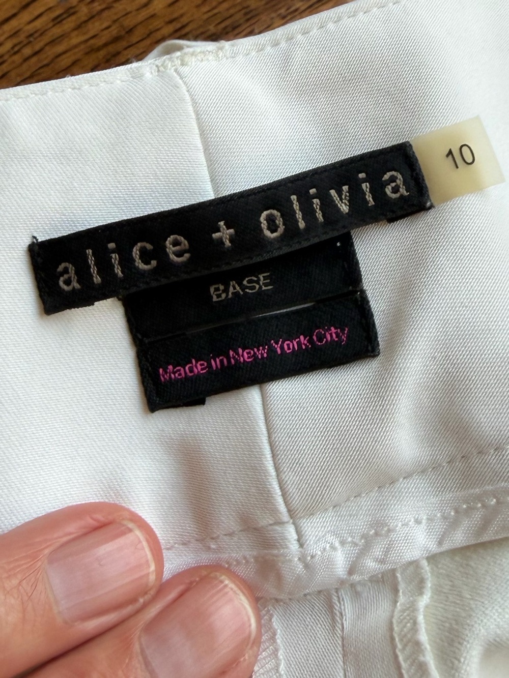 Alice + Olivia Y2K Winter White low rise Pants with pockets 10 perfect condition - Picture 4 of 8
